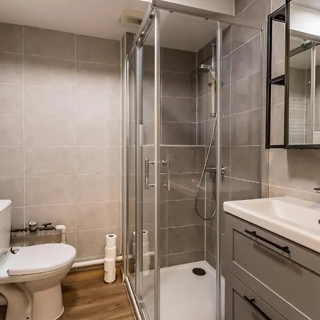 Studio Charpennes - Parking Prive Gratuit Villeurbanne Exterior photo